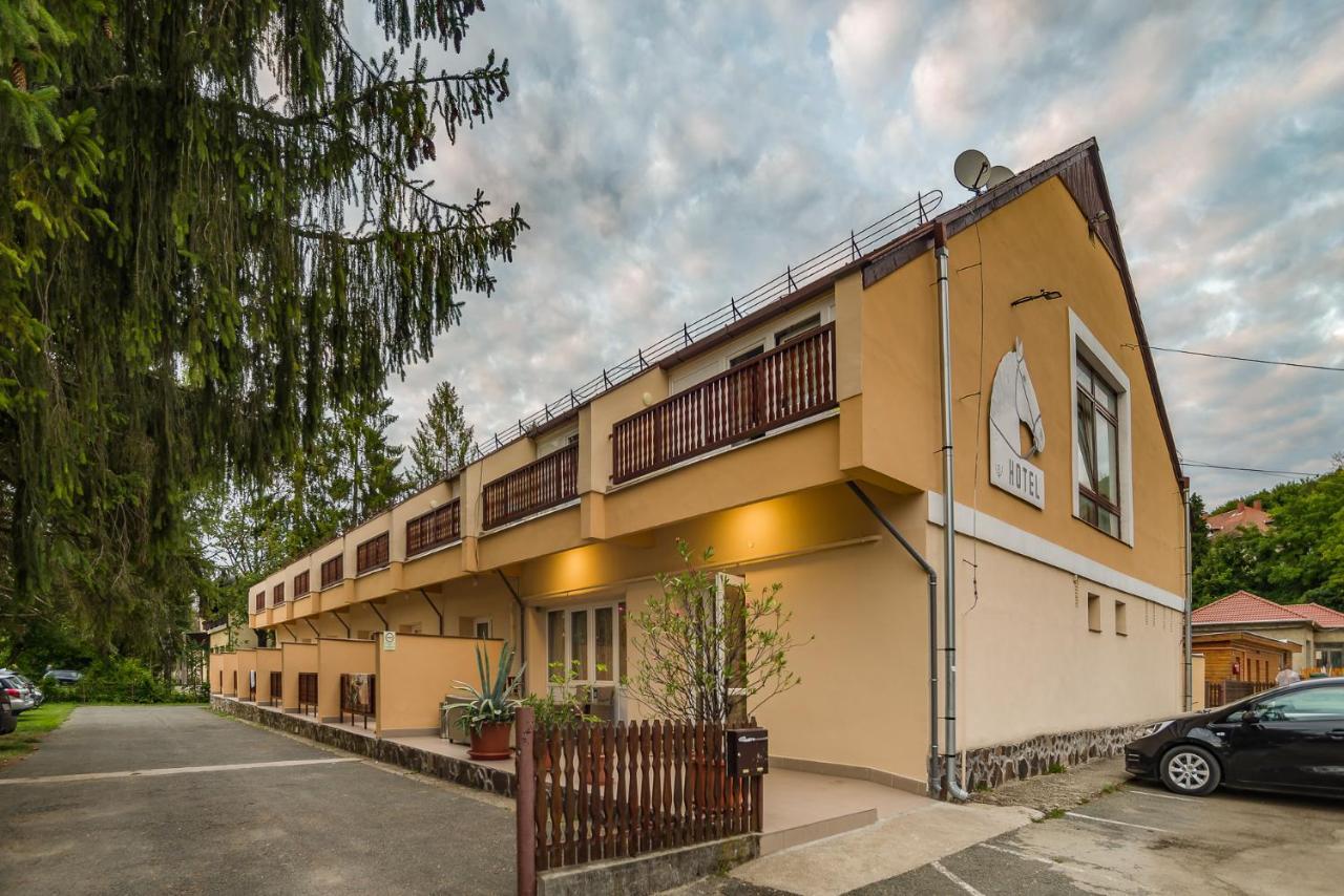 Lipicai Hotel Es Etterem Szilvásvárad المظهر الخارجي الصورة