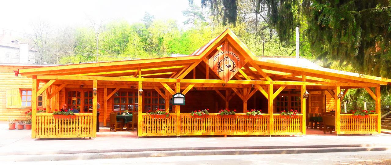 Lipicai Hotel Es Etterem Szilvásvárad المظهر الخارجي الصورة